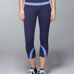 Lululemon Athletica Navy and Light Blue Capris